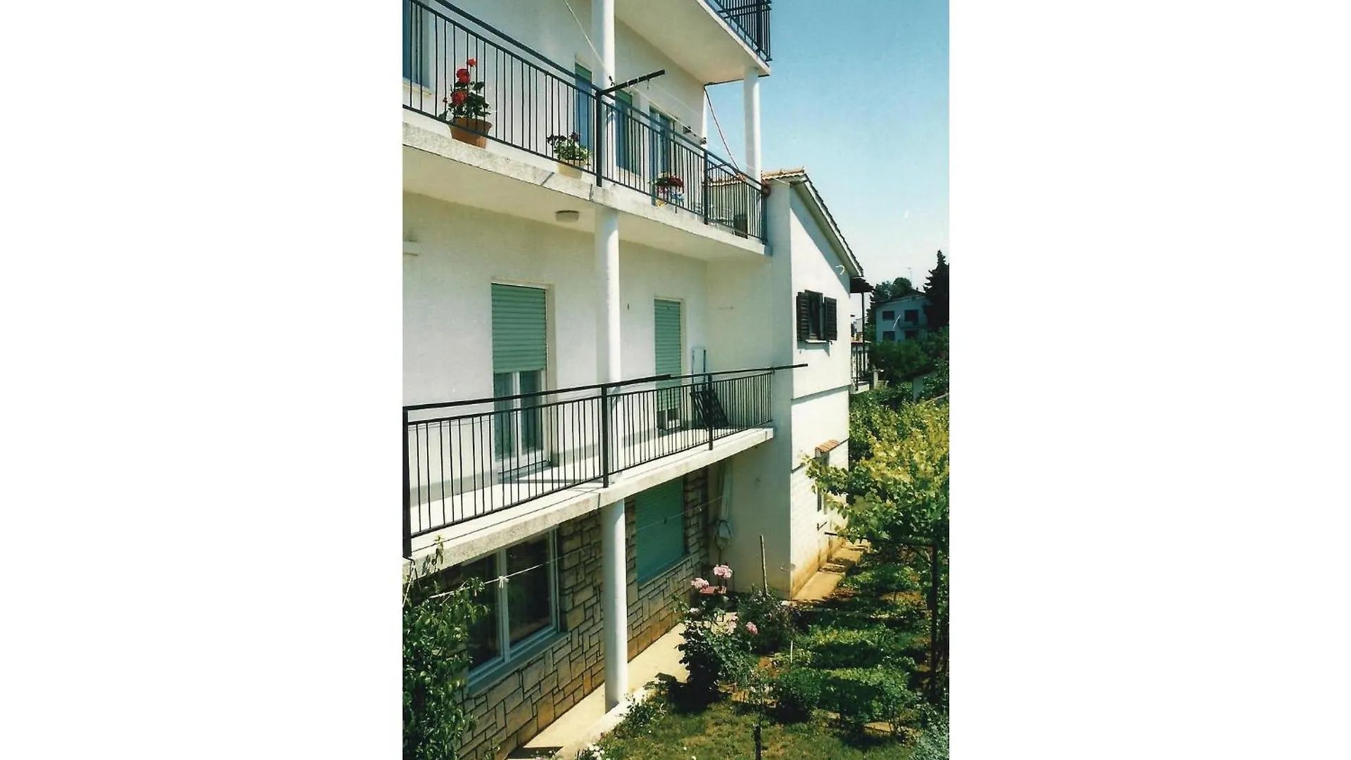 2 Bedroom Nice Apartment In Pula