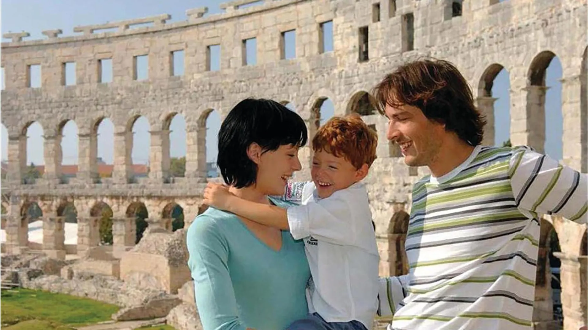 2 Bedroom Nice Apartment In Pula